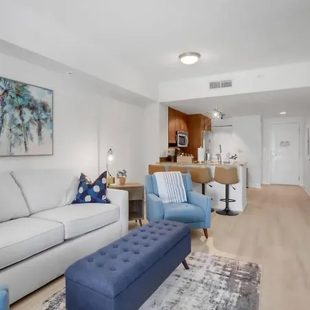 Stylish 1Br Condo Rooftop Pool Close To Beach